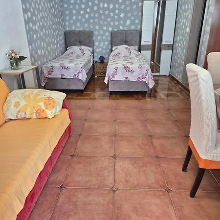 Guest house Apartmens Spiko 2 3*