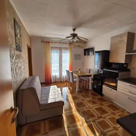 Apartmens Spiko 2 Guest house
