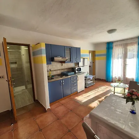 Guest house Apartmens Spiko 2 3*