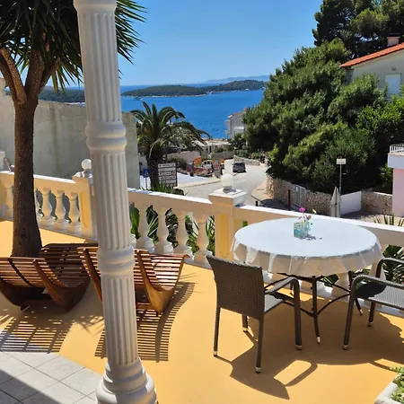 Guest house Apartmens Spiko 2 3*