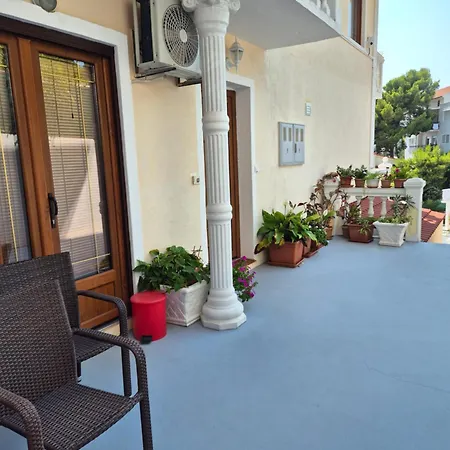 Гостевой дом Apartmens Spiko Хвар