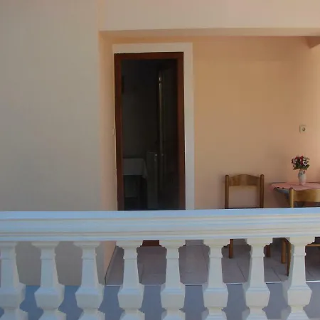 Guest house Apartmens Spiko 2 3*